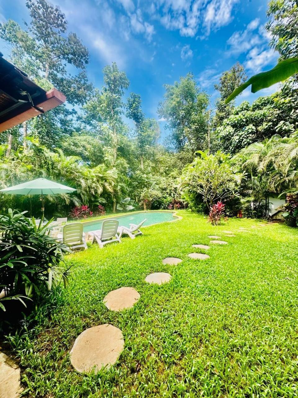The Island Pool Villa Panaji Exterior photo